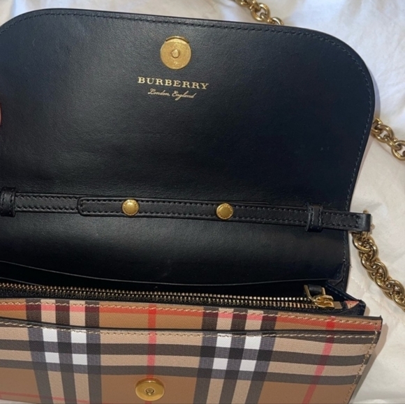 (EUC)AUTHENTIC BIRCH BROWN BURBERRY CLUTCH WITH CHAIN COMES WITDUST BAG - Picture 3 of 6